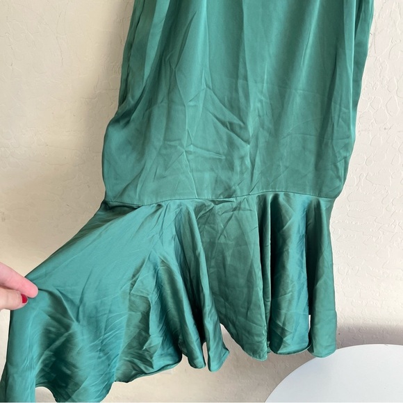 Lovers + Friends Laguna Midi Dress Emerald Green - Picture 5 of 8